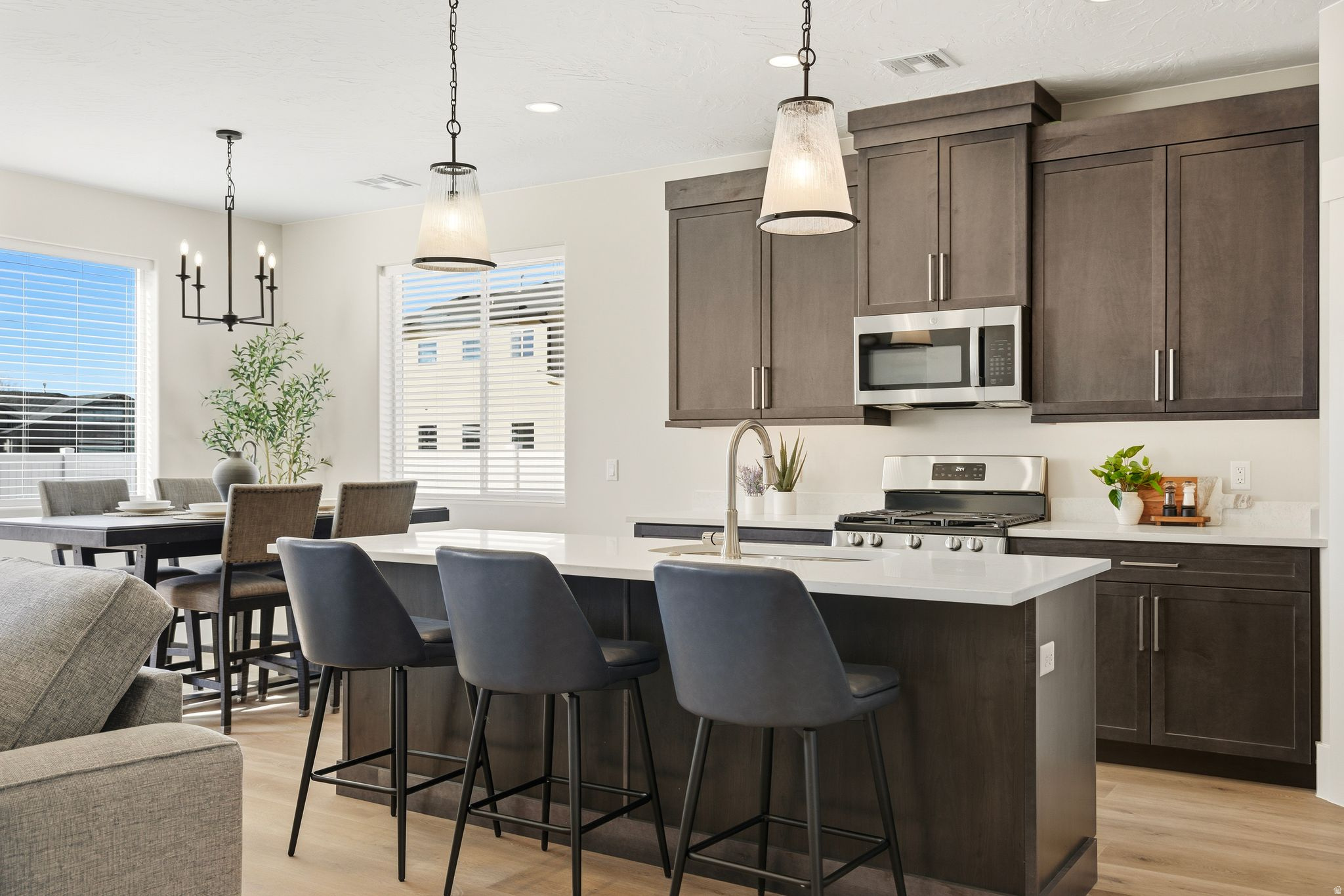 VALLEY GATE - Residential