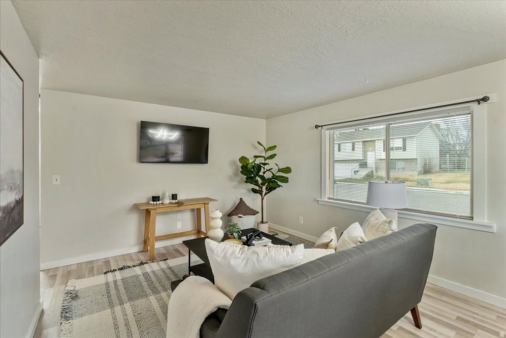 Photo of 112 W 2050 N, Sunset, UT 84015 (MLS # 2127530)