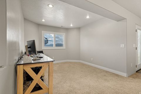 Tiny photo for 351 W SKYLINE DR, Loa, UT 84747 (MLS # 2158296)