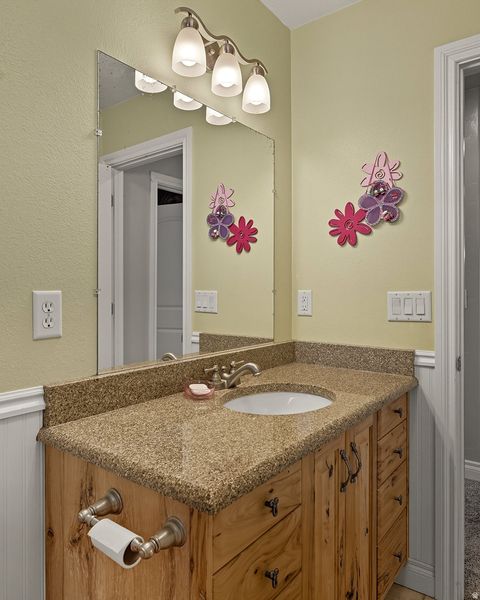 Tiny photo for 351 W SKYLINE DR, Loa, UT 84747 (MLS # 2158296)
