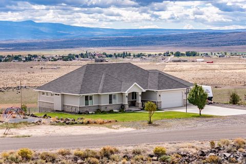 Tiny photo for 351 W SKYLINE DR, Loa, UT 84747 (MLS # 2158296)