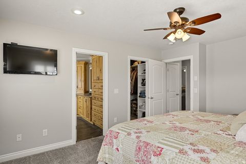 Tiny photo for 351 W SKYLINE DR, Loa, UT 84747 (MLS # 2158296)