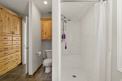Tiny photo for 351 W SKYLINE DR, Loa, UT 84747 (MLS # 2158296)
