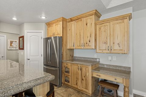 Tiny photo for 351 W SKYLINE DR, Loa, UT 84747 (MLS # 2158296)