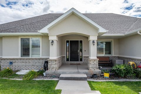 Tiny photo for 351 W SKYLINE DR, Loa, UT 84747 (MLS # 2158296)