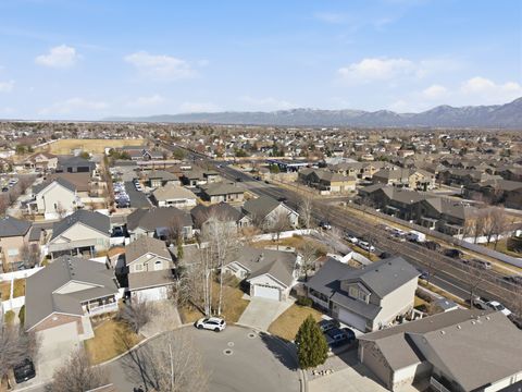 Tiny photo for 10519 S POPLAR GROVE DR, South Jordan, UT 84009 (MLS # 2139508)