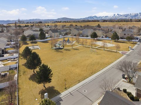 Tiny photo for 10519 S POPLAR GROVE DR, South Jordan, UT 84009 (MLS # 2139508)