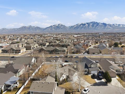 Tiny photo for 10519 S POPLAR GROVE DR, South Jordan, UT 84009 (MLS # 2139508)