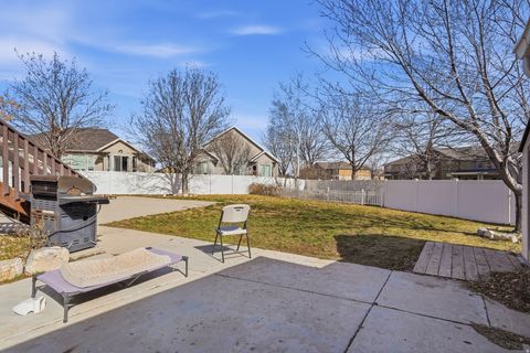 Tiny photo for 10519 S POPLAR GROVE DR, South Jordan, UT 84009 (MLS # 2139508)