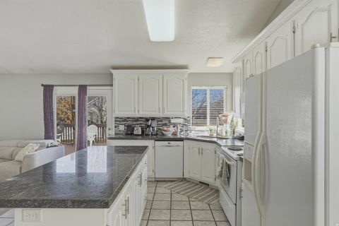 Tiny photo for 10519 S POPLAR GROVE DR, South Jordan, UT 84009 (MLS # 2139508)