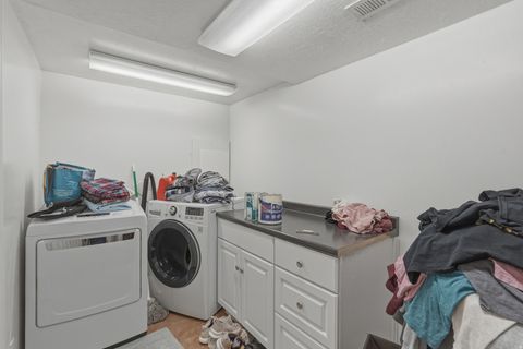 Tiny photo for 10519 S POPLAR GROVE DR, South Jordan, UT 84009 (MLS # 2139508)