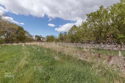 Tiny photo for 2672 E CANYON RD, Springville, UT 84663 (MLS # 2153647)