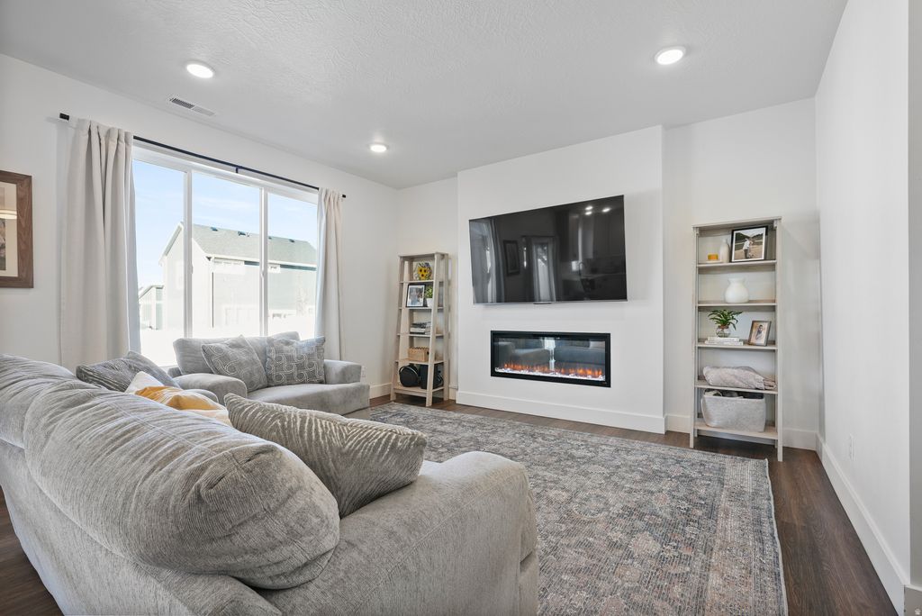 Photo of 374 S 650 W, American Fork, UT 84003 (MLS # 2134491)