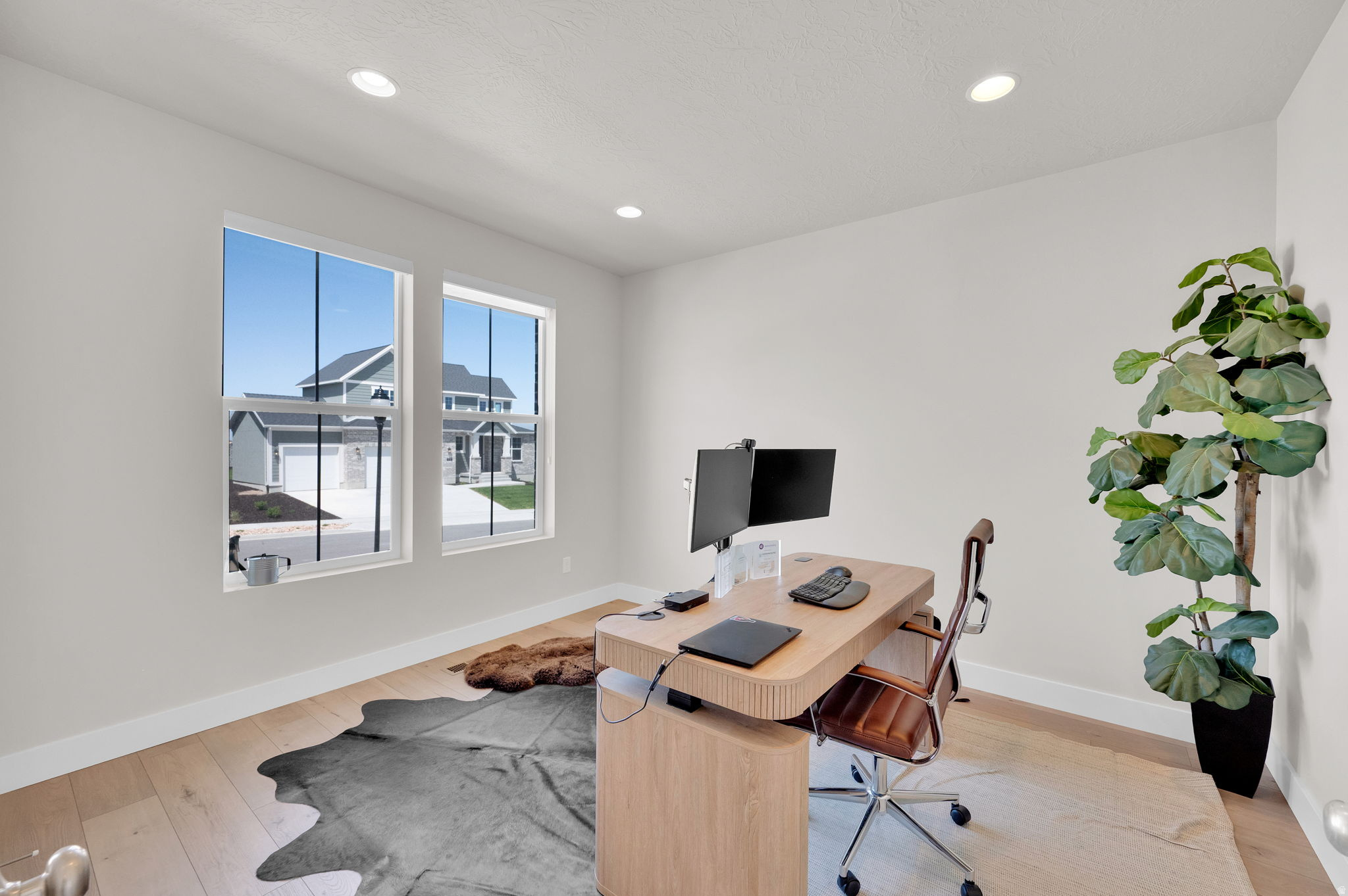 HIDDEN OAKS - Residential