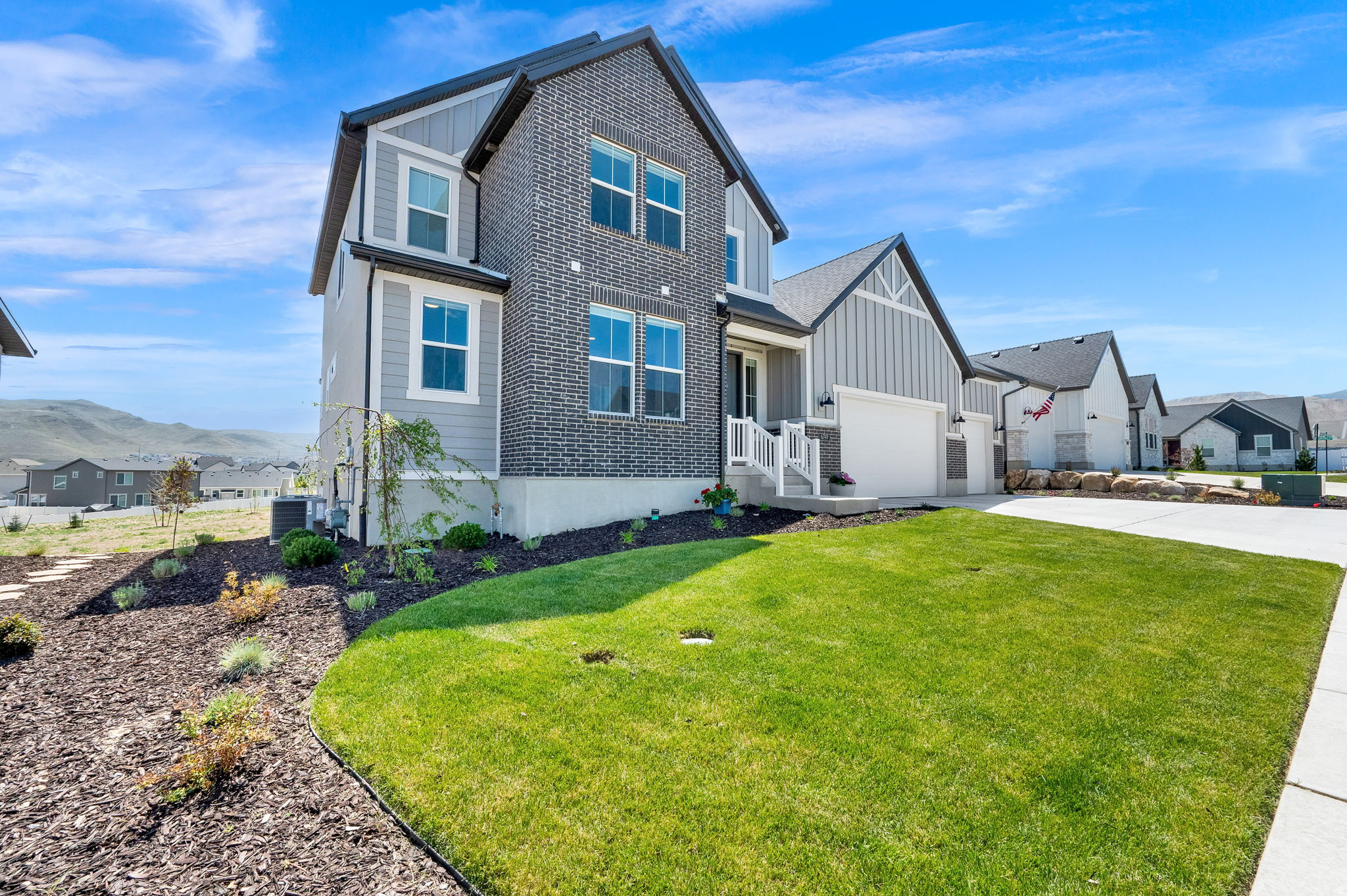 HIDDEN OAKS - Residential