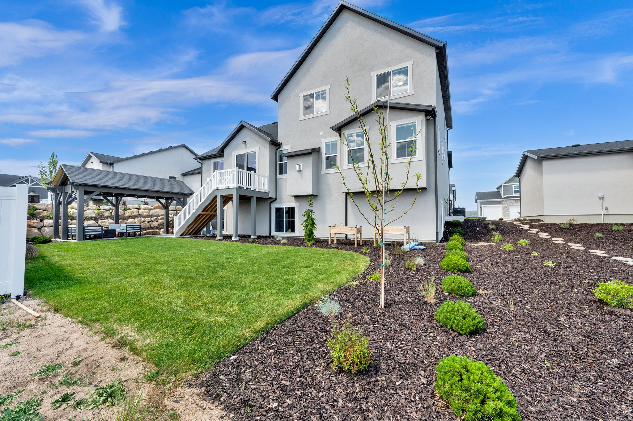 HIDDEN OAKS - Residential