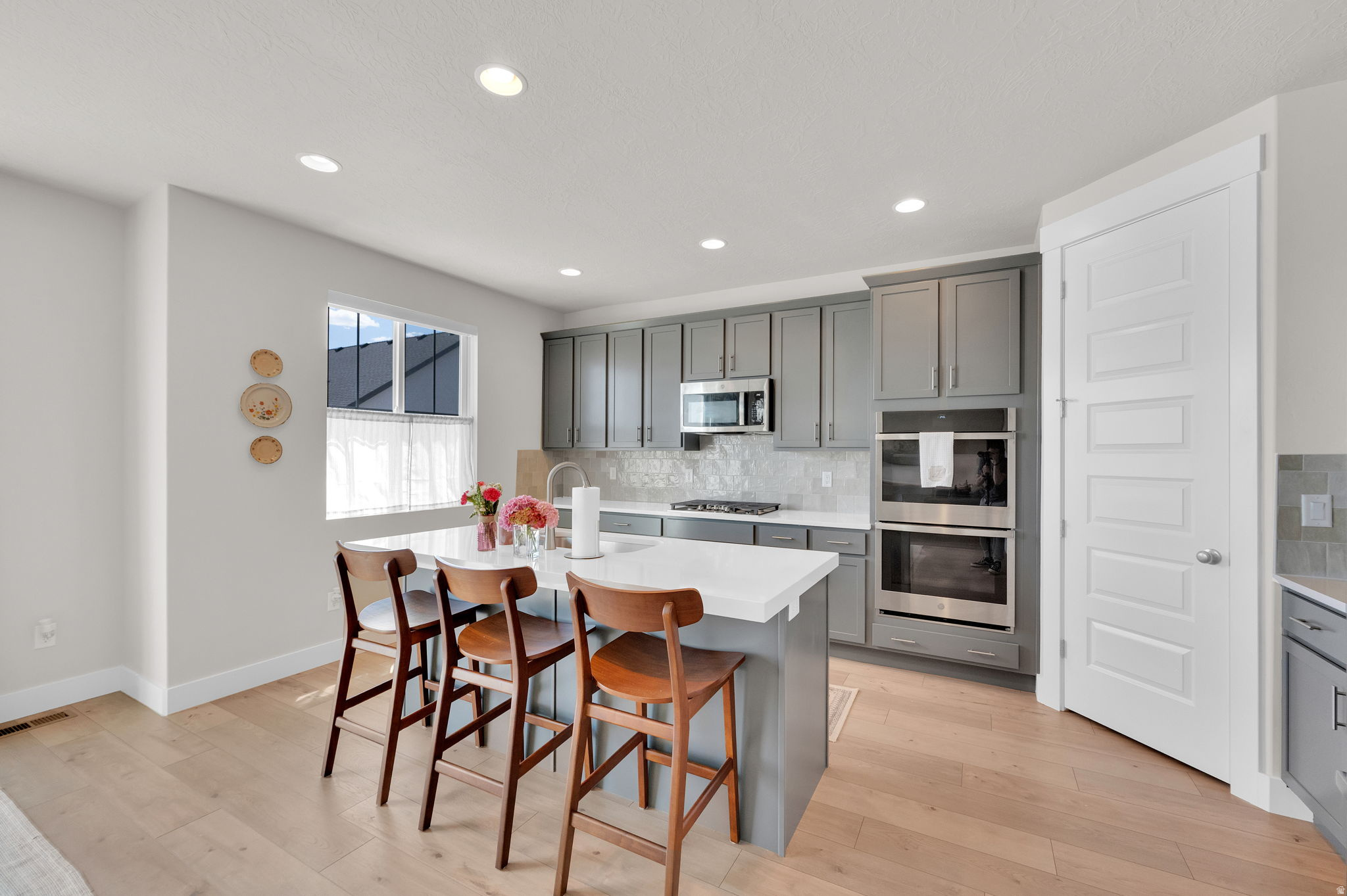 HIDDEN OAKS - Residential