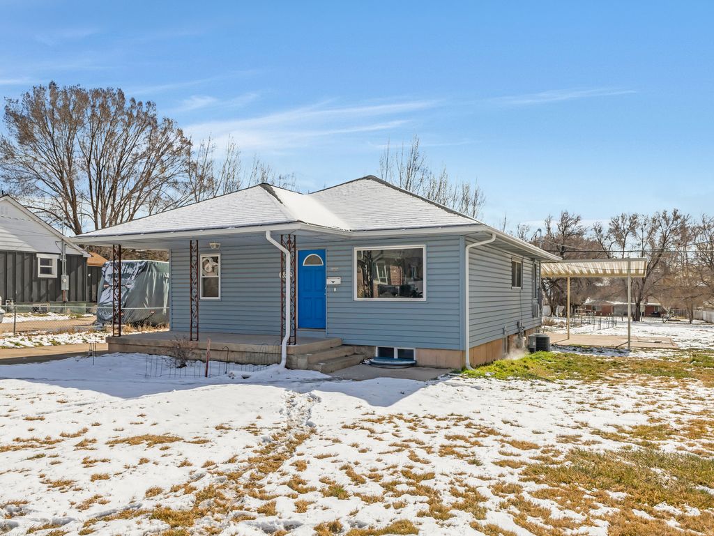 Photo of 206 E 100 N, Clearfield, UT 84015 (MLS # 2136047)