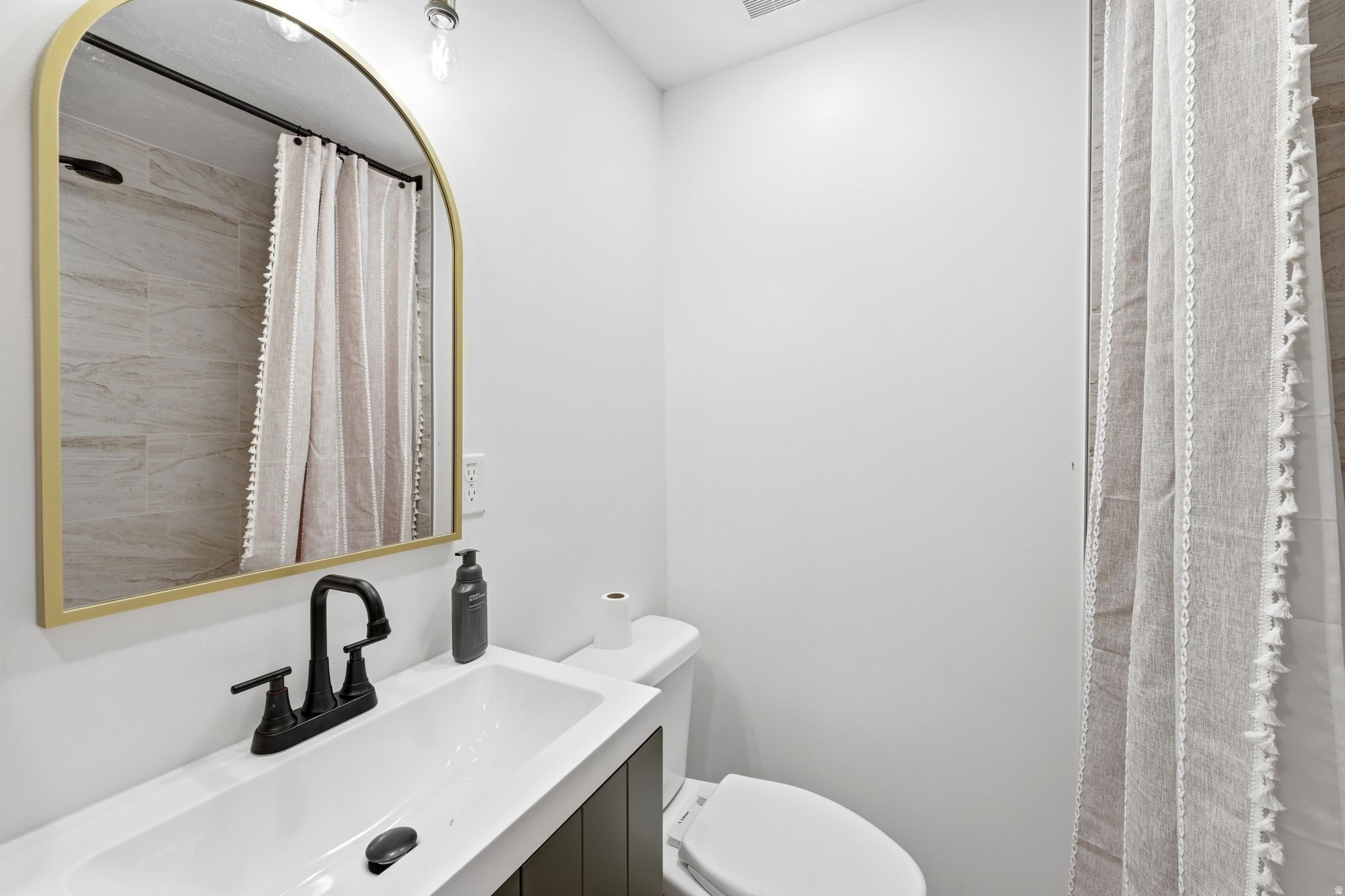 OQUIRRH HILLS - Residential