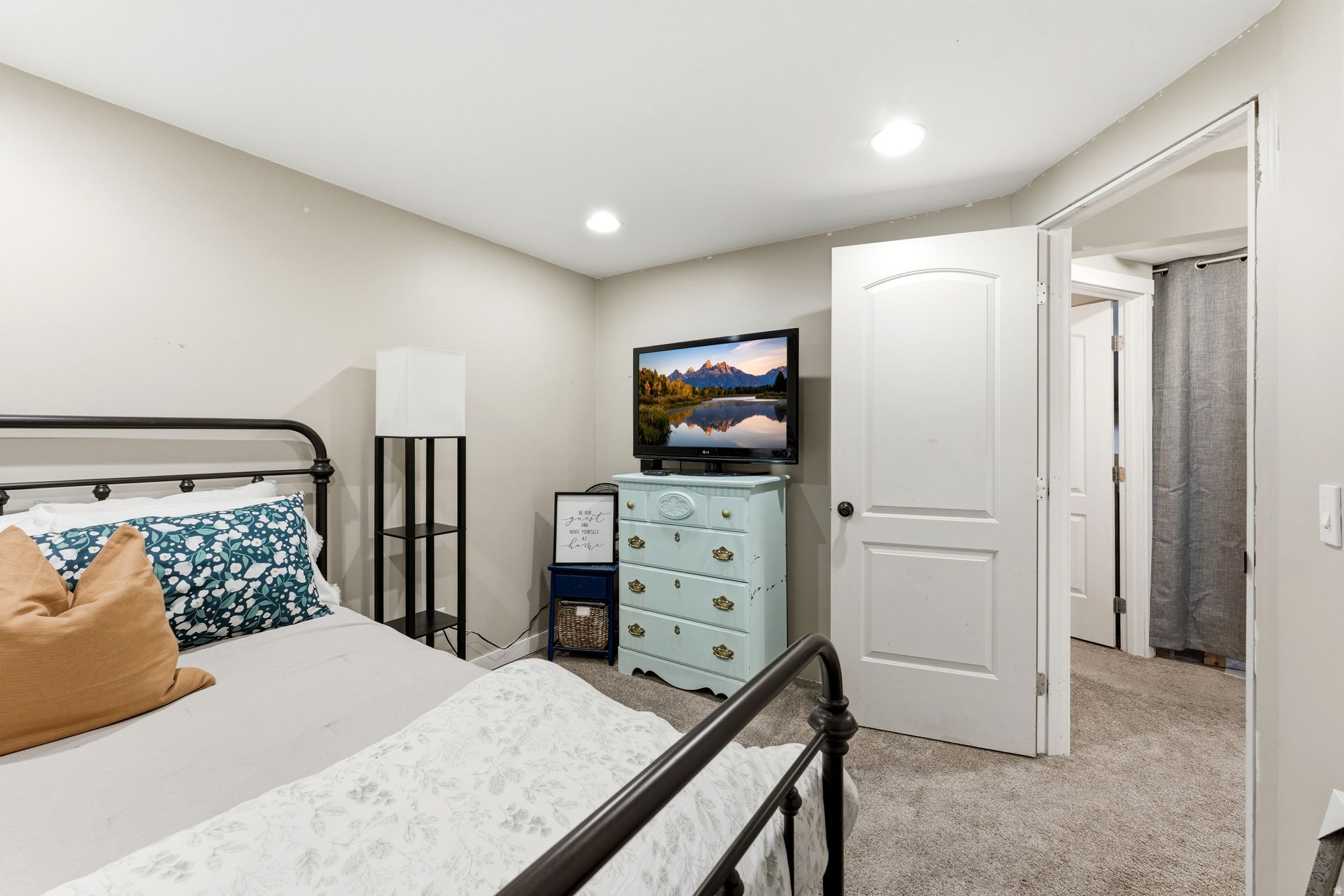 OQUIRRH HILLS - Residential
