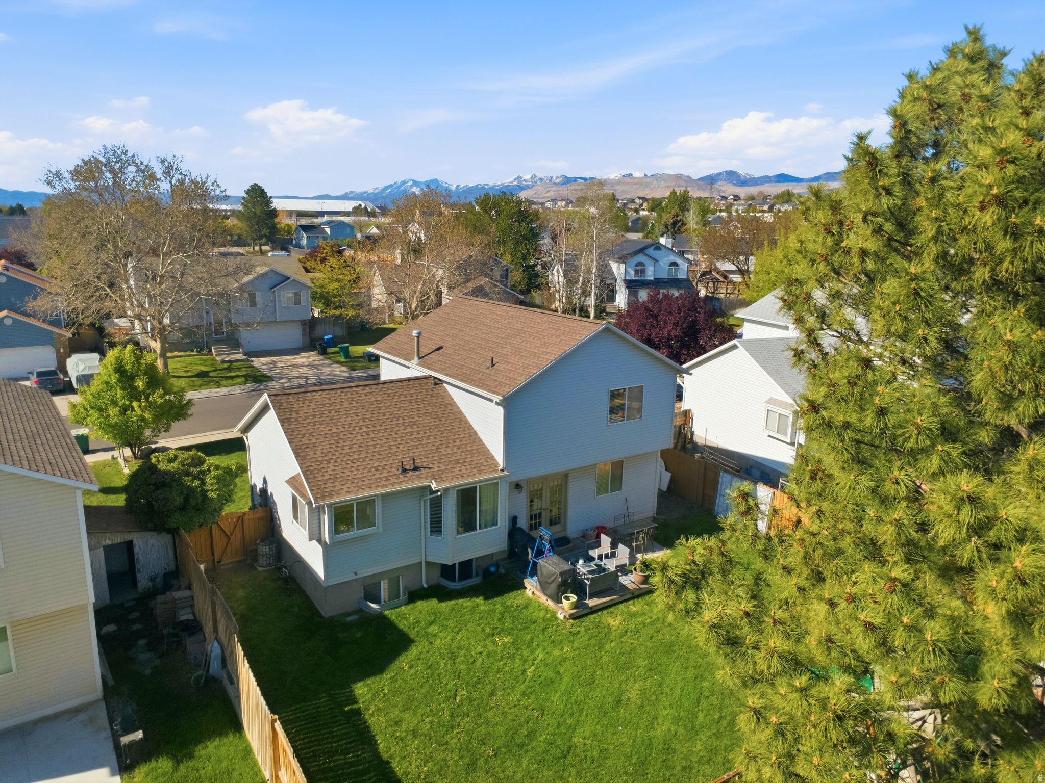 OQUIRRH HILLS - Residential