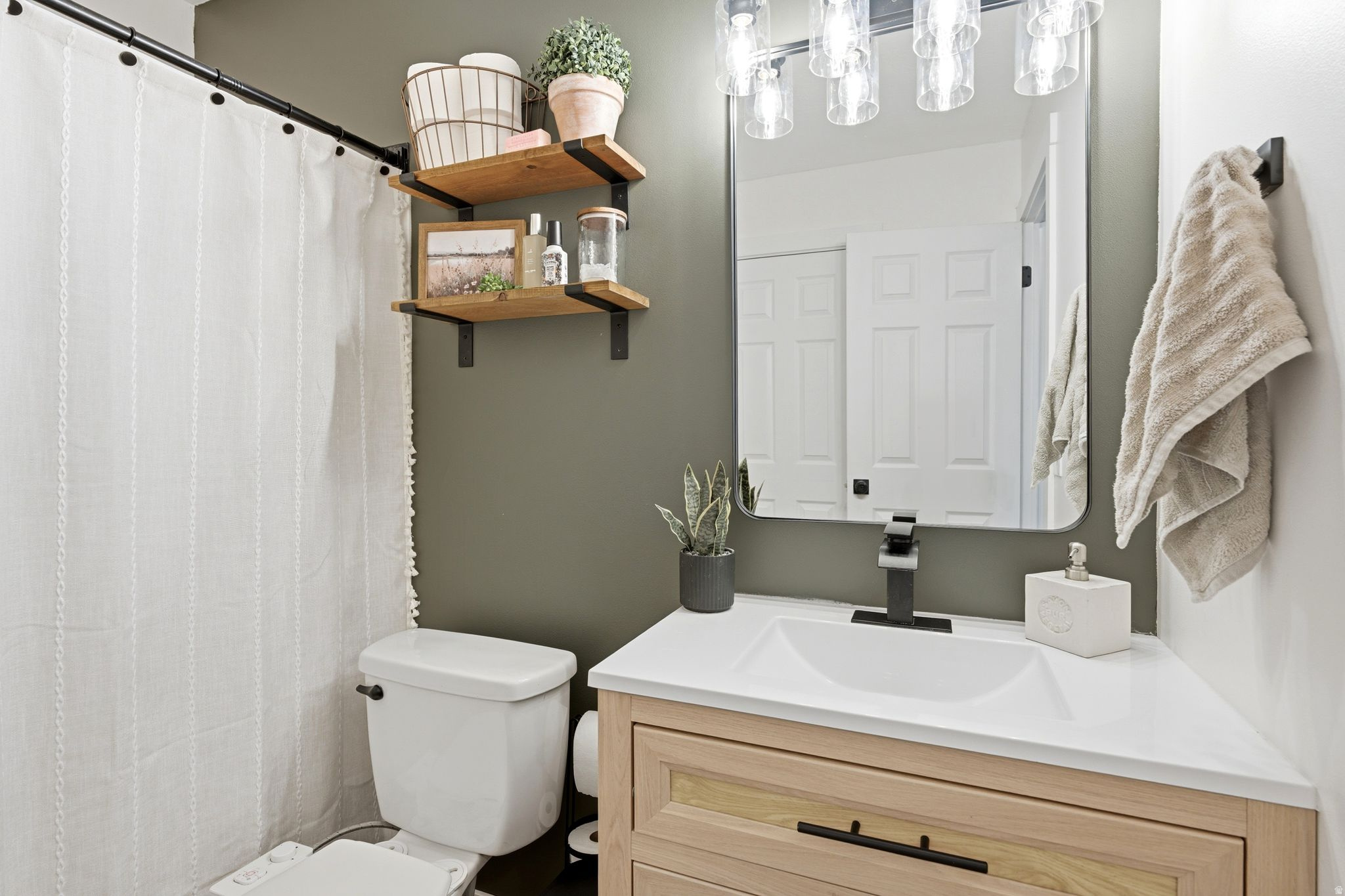 OQUIRRH HILLS - Residential