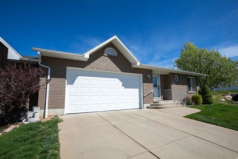 Tiny photo for 1068 E 5675 S, South Ogden, UT 84405 (MLS # 2148931)