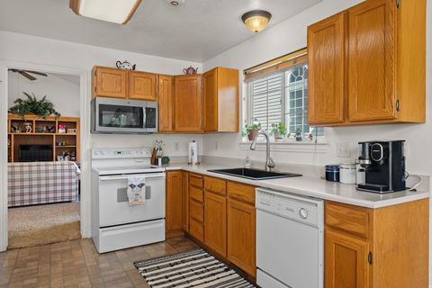 Tiny photo for 932 N 1760 W, Provo, UT 84604 (MLS # 2152626)