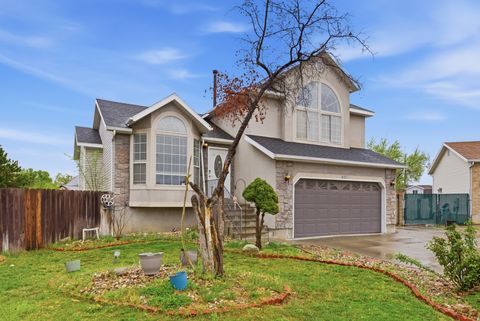 Tiny photo for 1037 W STATE CIR, Salt Lake City, UT 84104 (MLS # 2147863)