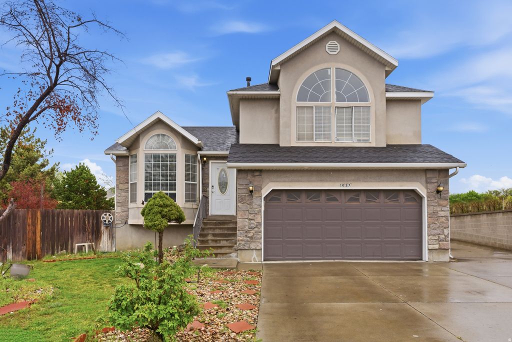 Photo of 1037 W STATE CIR, Salt Lake City, UT 84104 (MLS # 2147863)