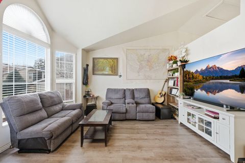 Tiny photo for 1037 W STATE CIR, Salt Lake City, UT 84104 (MLS # 2147863)