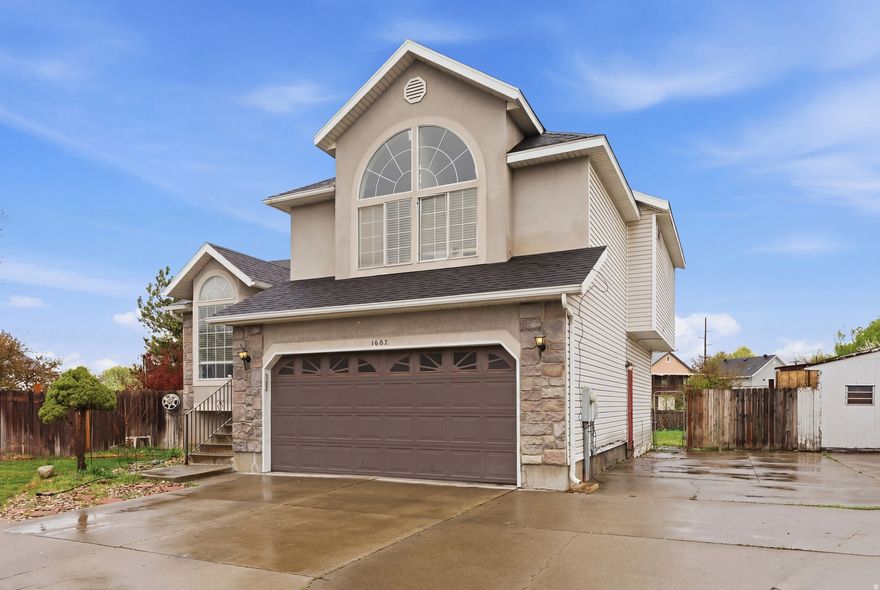 Tucked away on a quiet cul-de-sac in the heart of Salt Lake City, this inviting 4-bedroom home offers the perfect blend of space, privacy, and convenience. Situated on a generous 0.31-acre lot, you'll enjoy a peaceful setting with minimal traffic while still being just minutes from parks, schools, shopping, and easy access to downtown. With over 2,200 square feet of living space and a functional layout, this home is ideal for both everyday living and entertaining. Opportunities like this-combining location, lot size, and value-don't come around often, making it a smart choice for buyers looking for a place to call home or a solid long-term investment.