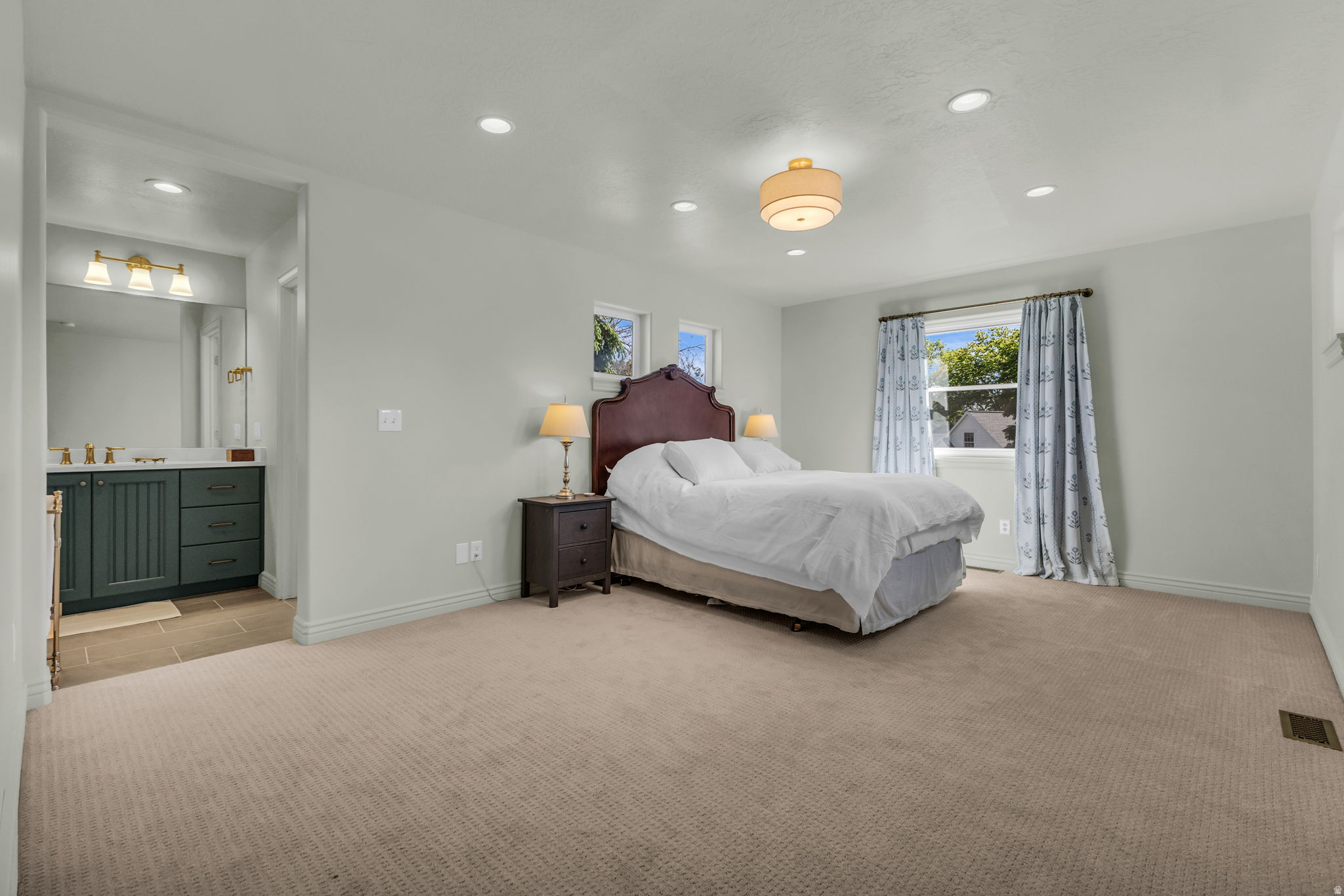 LINCOLN GARDENS - Residential