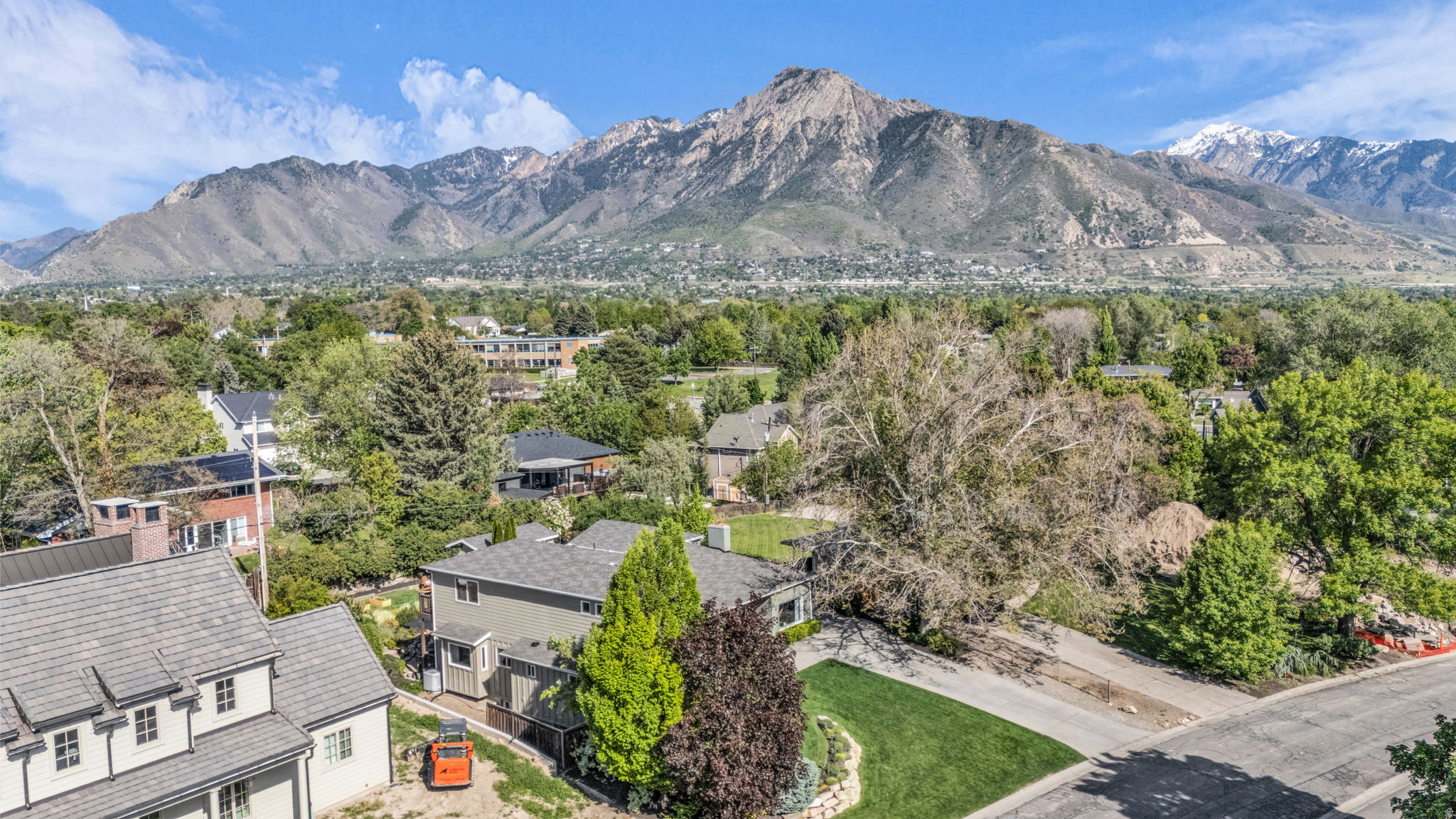 LINCOLN GARDENS - Residential
