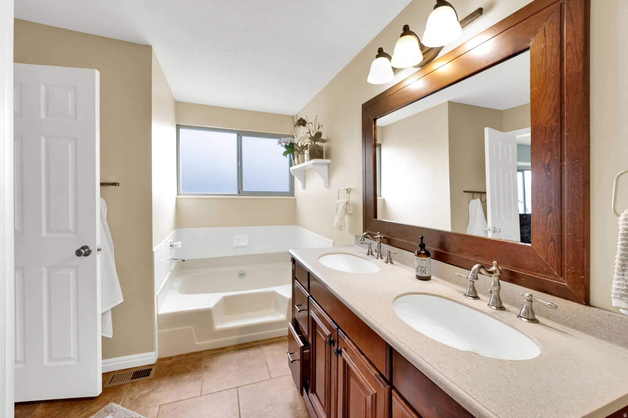 WILLOW BAY - Residential