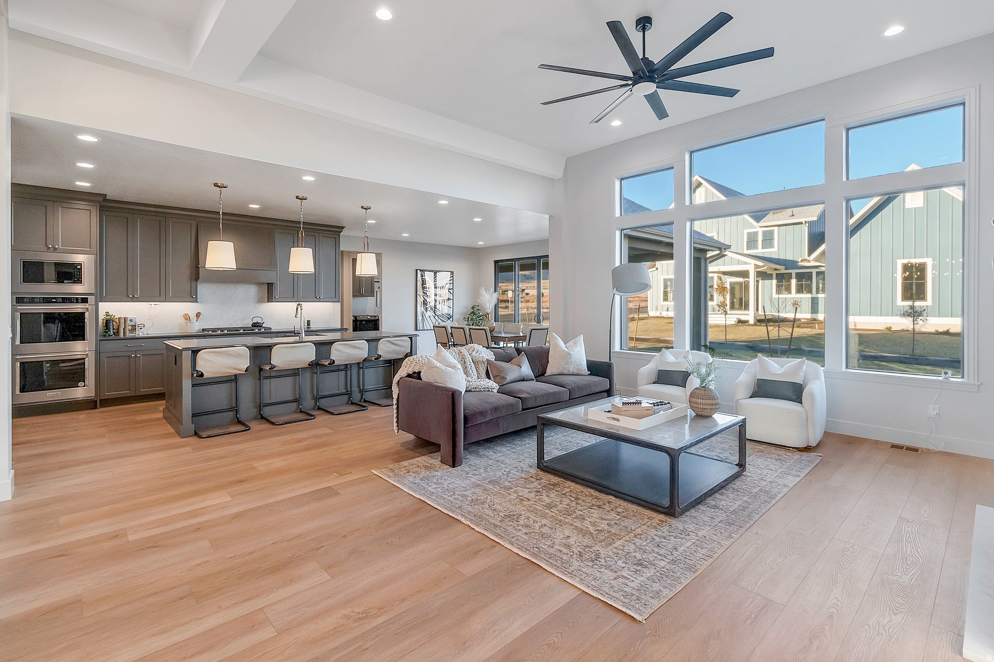 BEACON POINTE - Residential