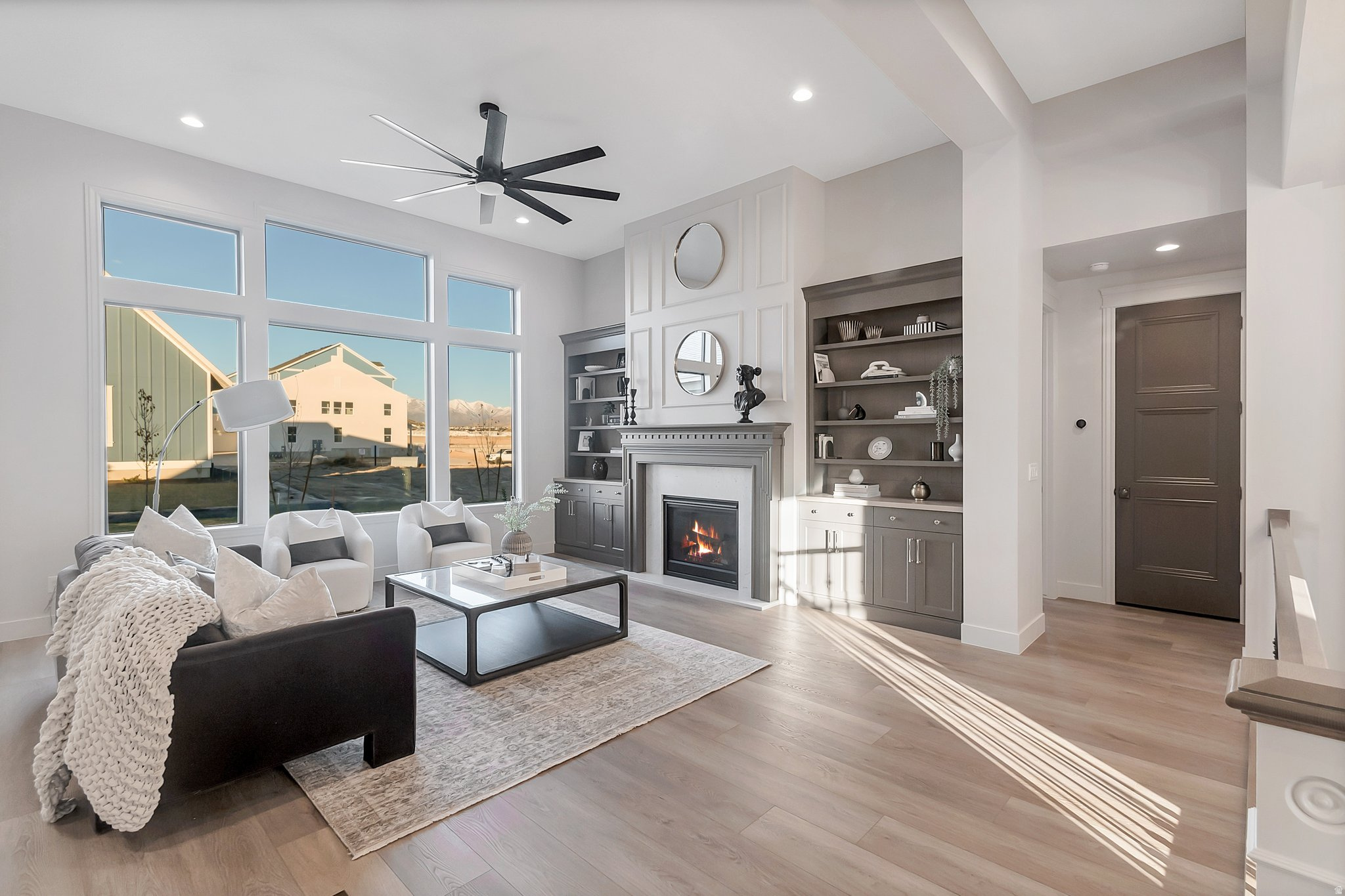 BEACON POINTE - Residential