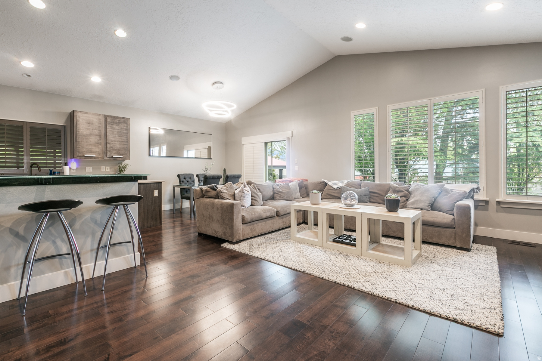 STAUFFER LANE - Residential