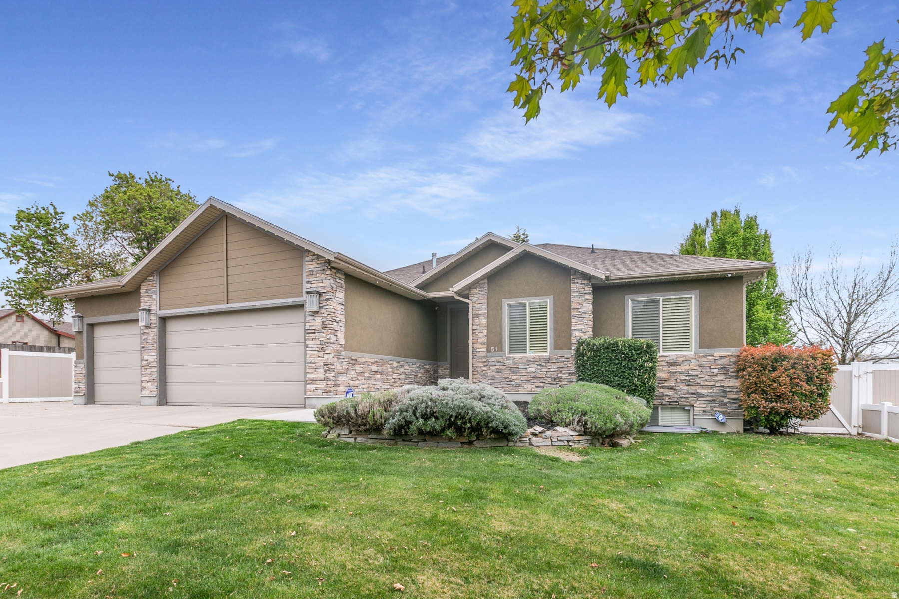 STAUFFER LANE - Residential