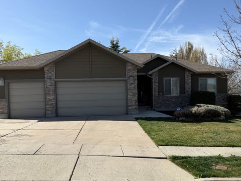 Tiny photo for 51 W STAUFFER LN S, Murray, UT 84107 (MLS # 2146097)