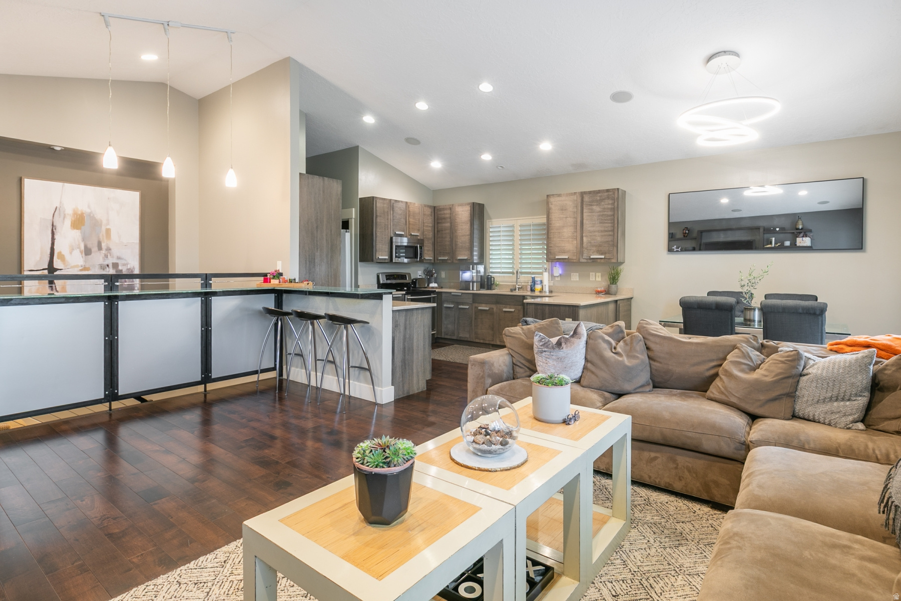 STAUFFER LANE - Residential