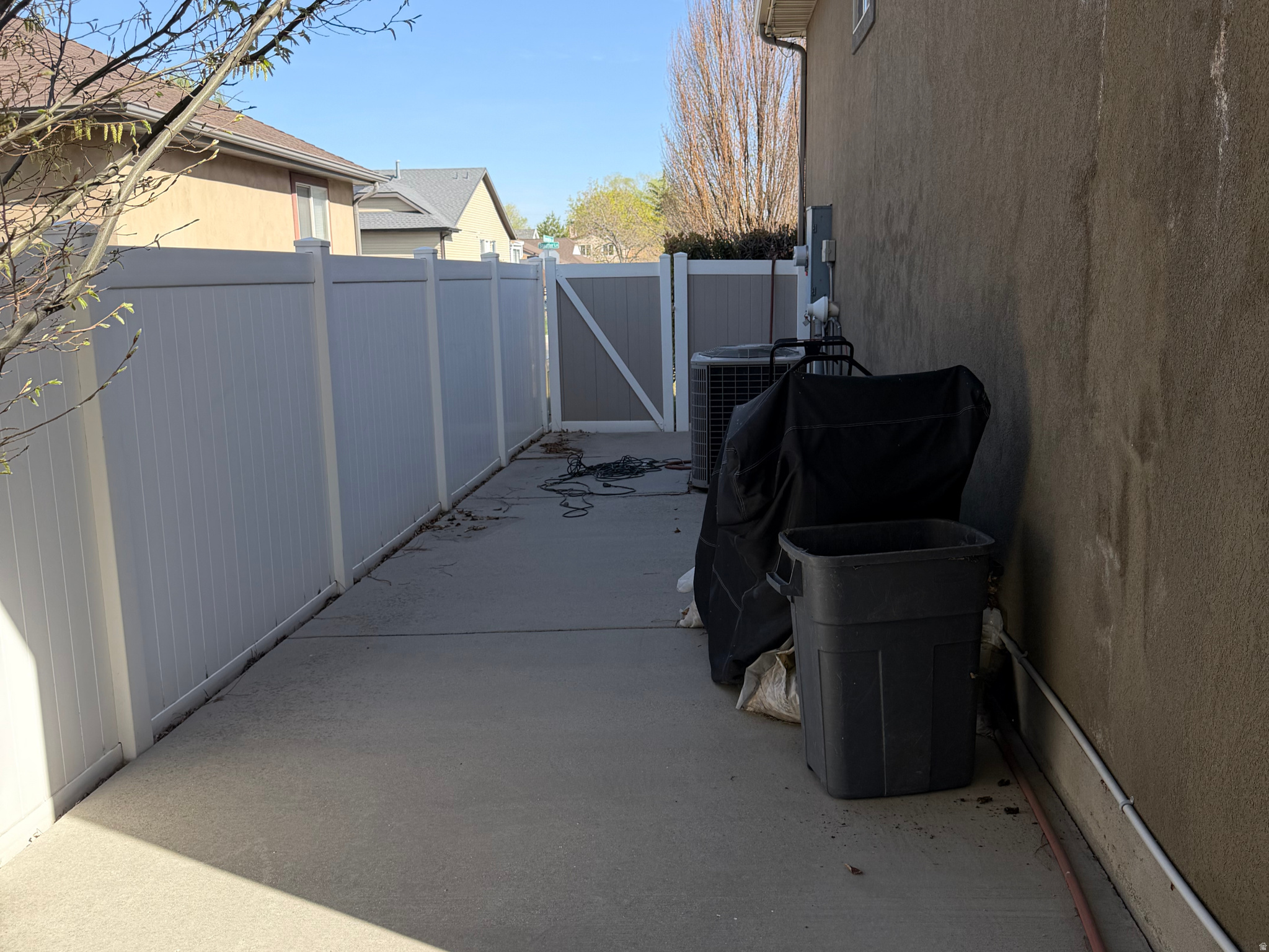 STAUFFER LANE - Residential