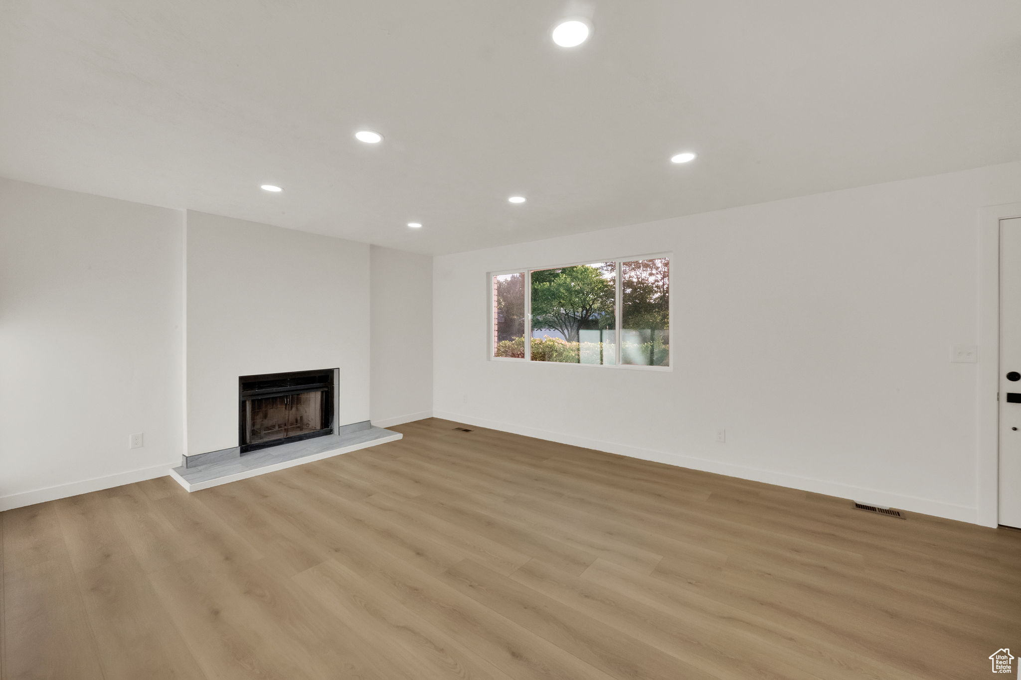 KINGS ROW SU - Residential