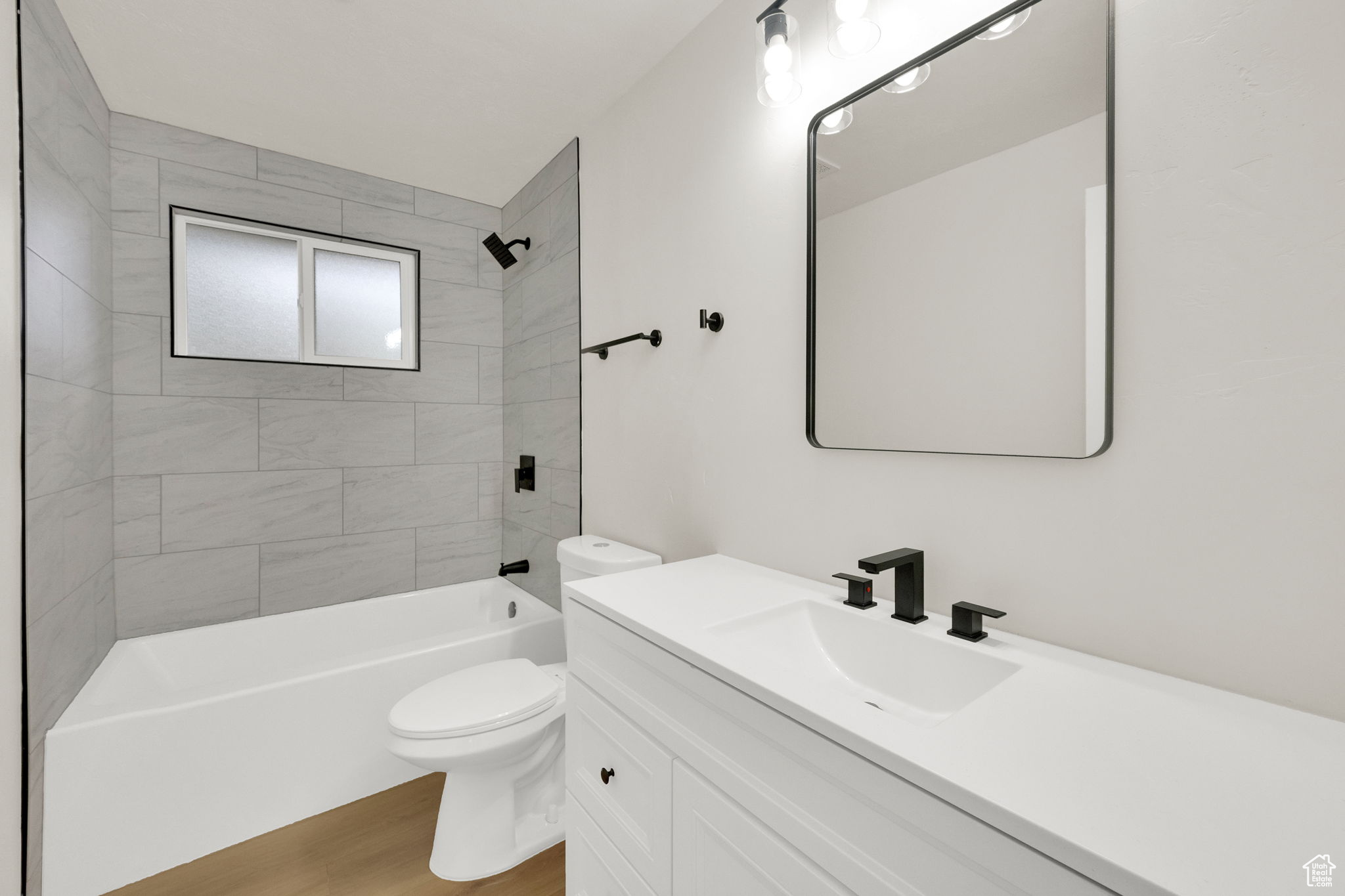 KINGS ROW SU - Residential