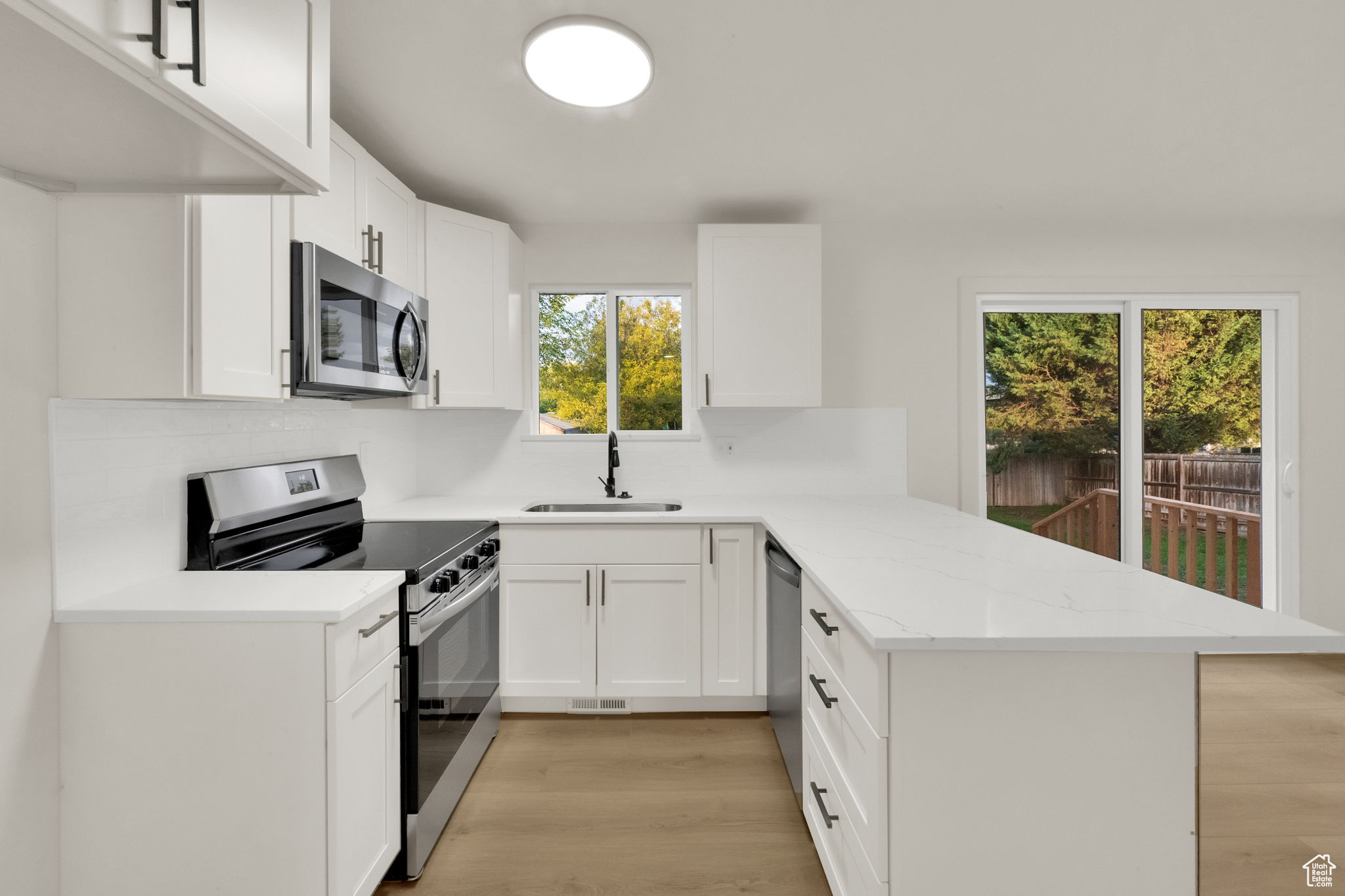KINGS ROW SU - Residential