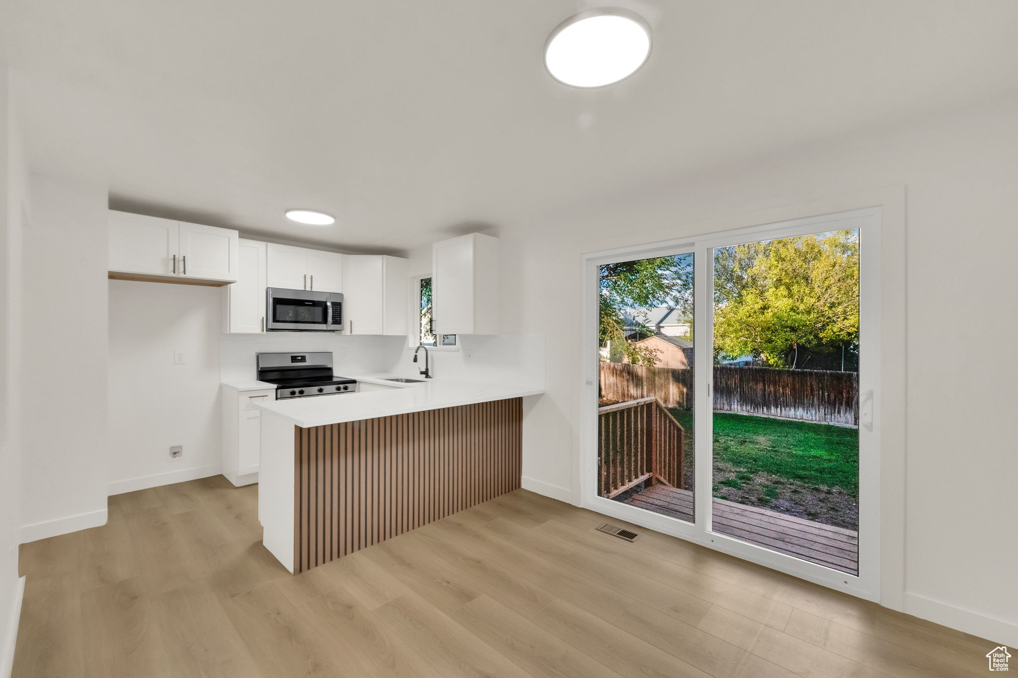 KINGS ROW SU - Residential