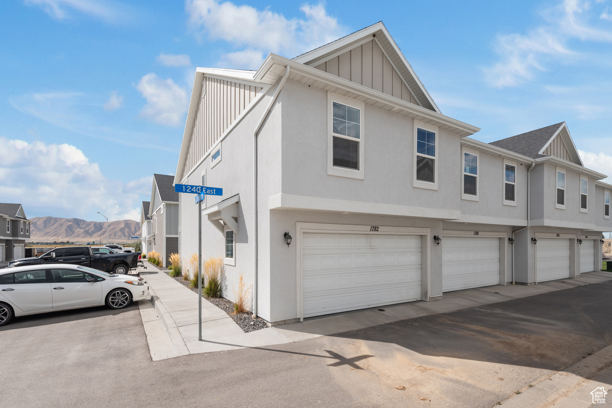 VILLAGES AT ARROWHEAD PARK - Residential