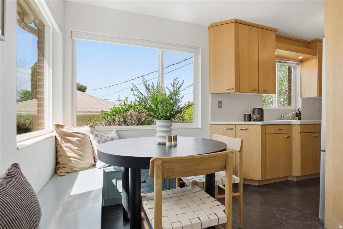 LA SALLE ACRES - Residential