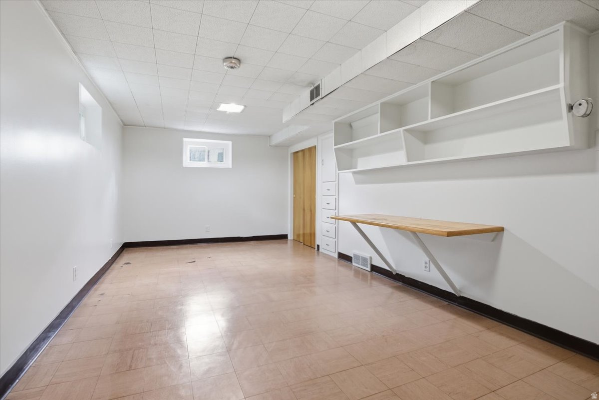 LA SALLE ACRES - Residential