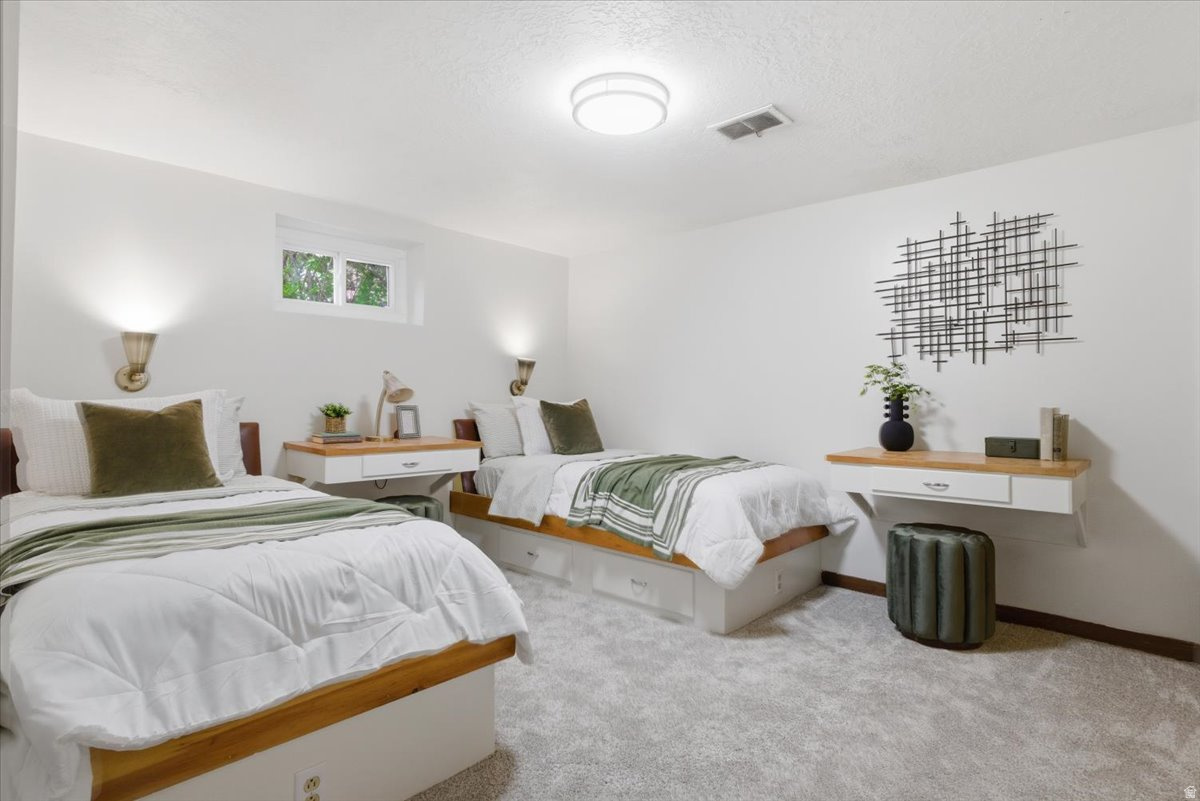 LA SALLE ACRES - Residential